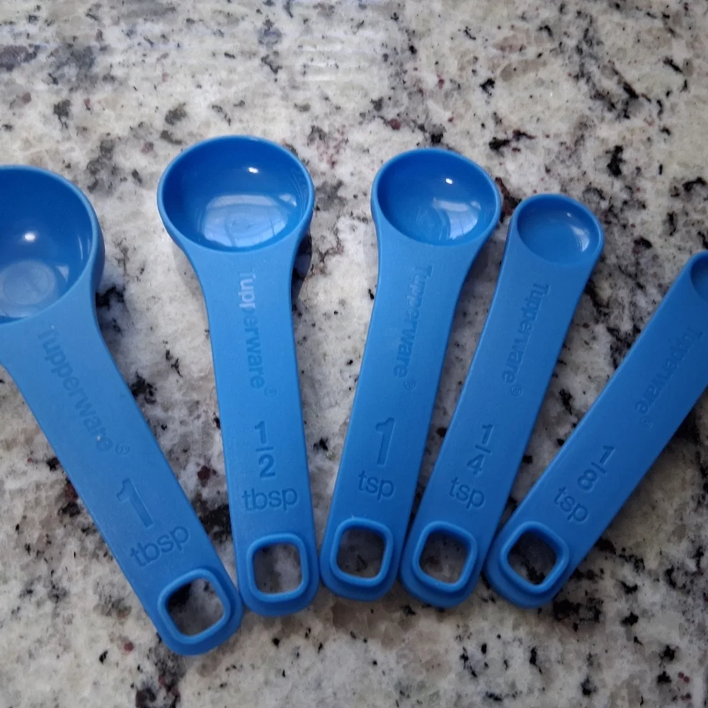 Tupperware 11 piece Measuring Mates Cups and Spoons Set nesting aqua teal blue